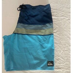Quiksilver Highline Board Shorts Mens 37 Blue Striped DryFlight Swim Trunks